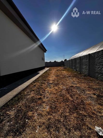 Na predaj 2-izb. byt v dvojdome (110 m²) v štandarde s krbom – Možnosť kúpy celého dvojdomu!   Zemianska Olča
