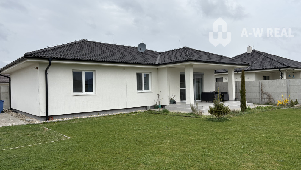 ☎️0917656551📞 Prenájom od 1.9. 2026:  Pekný, moderný 3-izbový rodinný dom v Dunajskej Strede