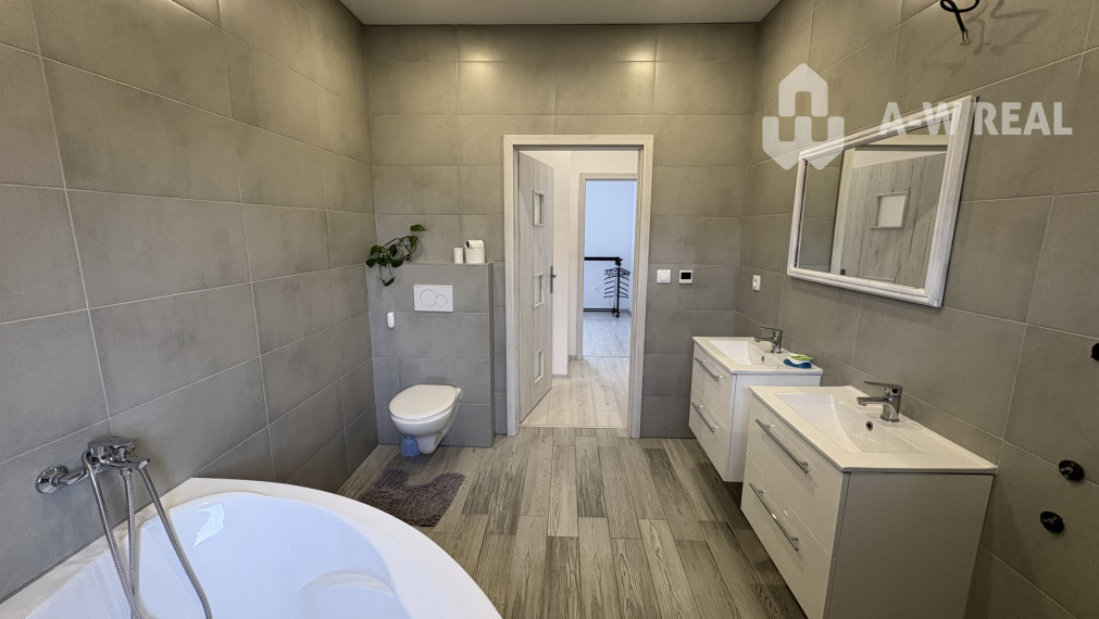 ☎️0917656551📞 Prenájom od 1.9. 2026:  Pekný, moderný 3-izbový rodinný dom v Dunajskej Strede