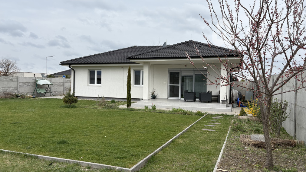 ☎️0917656551📞 Prenájom od 1.9. 2026:  Pekný, moderný 3-izbový rodinný dom v Dunajskej Strede