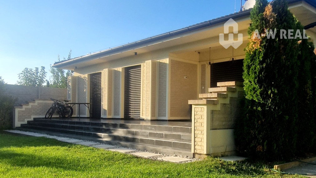 Znížená cena!!☎️0917656551📞Výnimočný, luxusný, kompletne zariadený 4-i rodinný dom, krásnym veľkorysým pozemkom + vedľajšia budova: letná kuchyňa s krytou terasou v obci Vydrany