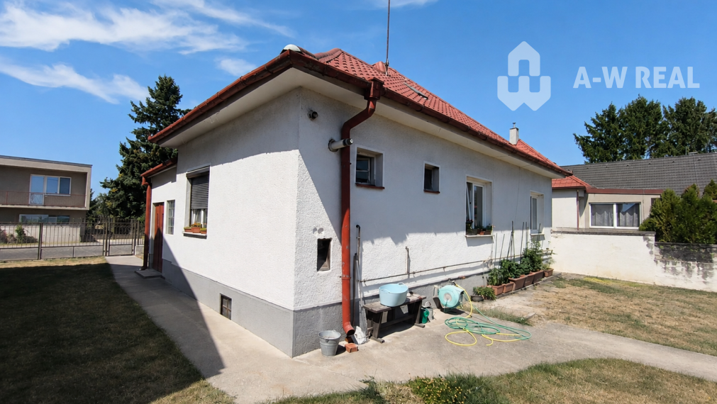 3-IZBOVÝ RODINNÝ DOM V OBCI KVETOSLAVOV
