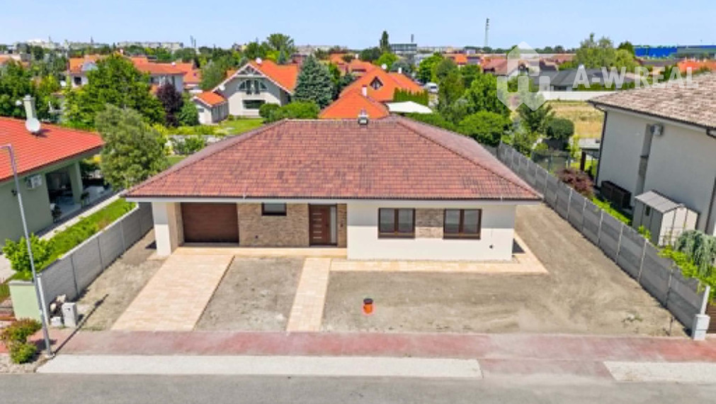 Moderný 4-izbový rodinný dom s garážou  v TOP lokalite pri termálnom kúpalisku v Dunajskej Strede
