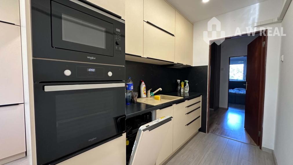NA PREDAJ kompletne zrekonštruovaný 3-izbový byt s nadštandardnou pivnicou , s balkónom a klimatizáciou v Dunajskej Strede