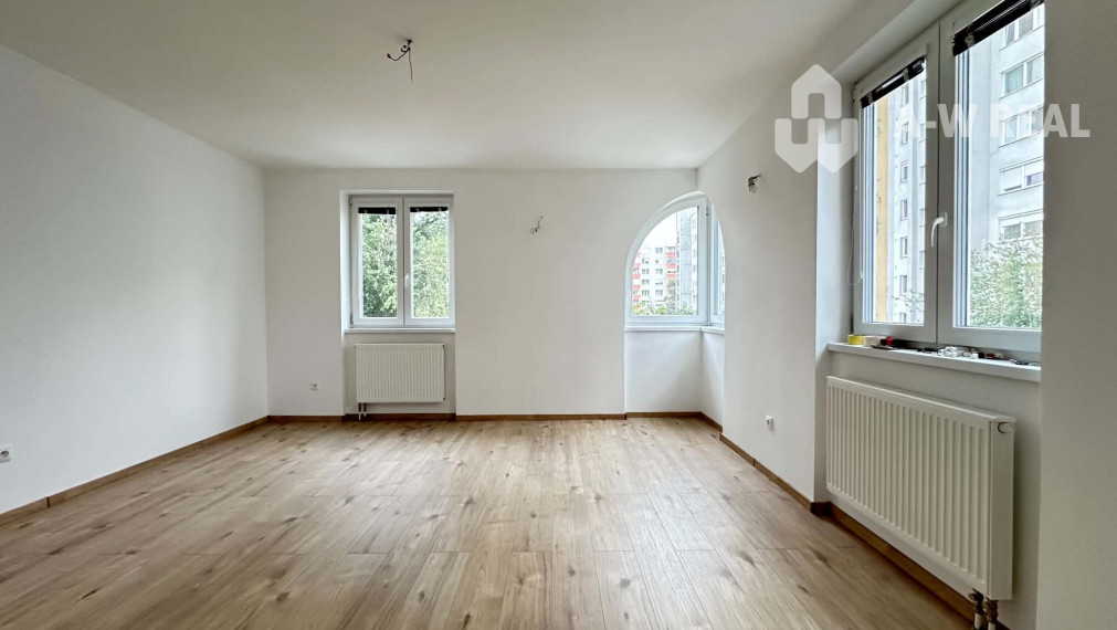 NA PREDAJ  Kompletne zrekonštruovaný 3-izbový tehlový byt s balkónom v Dunajskej Strede