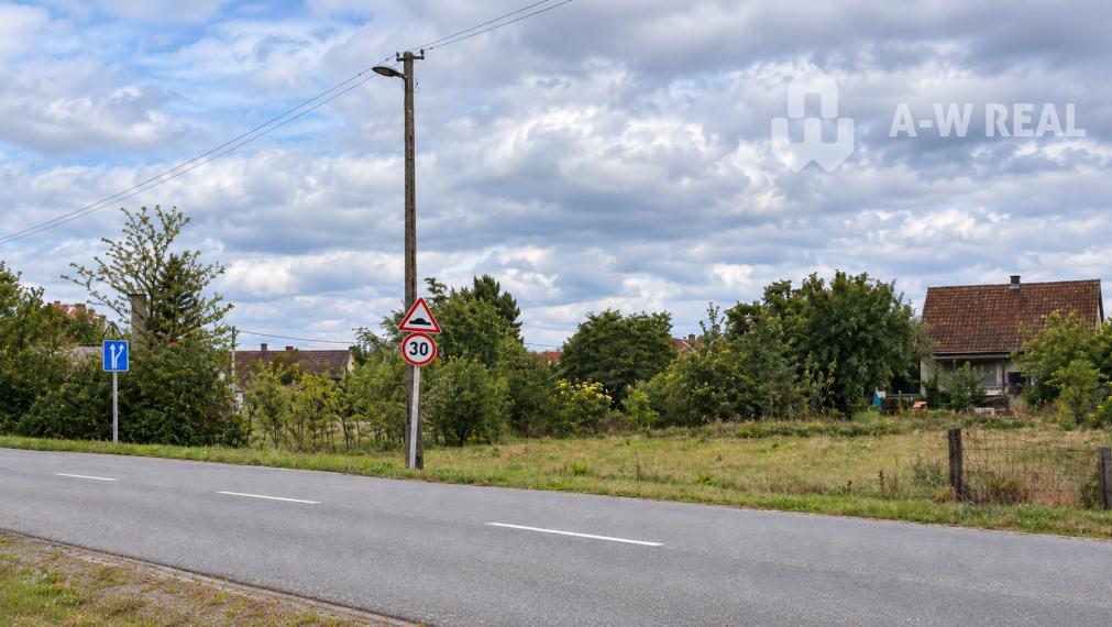 NA PREDAJ POZEMOK S VÝMEROU  1062 m² V OBCI DUNASZEG