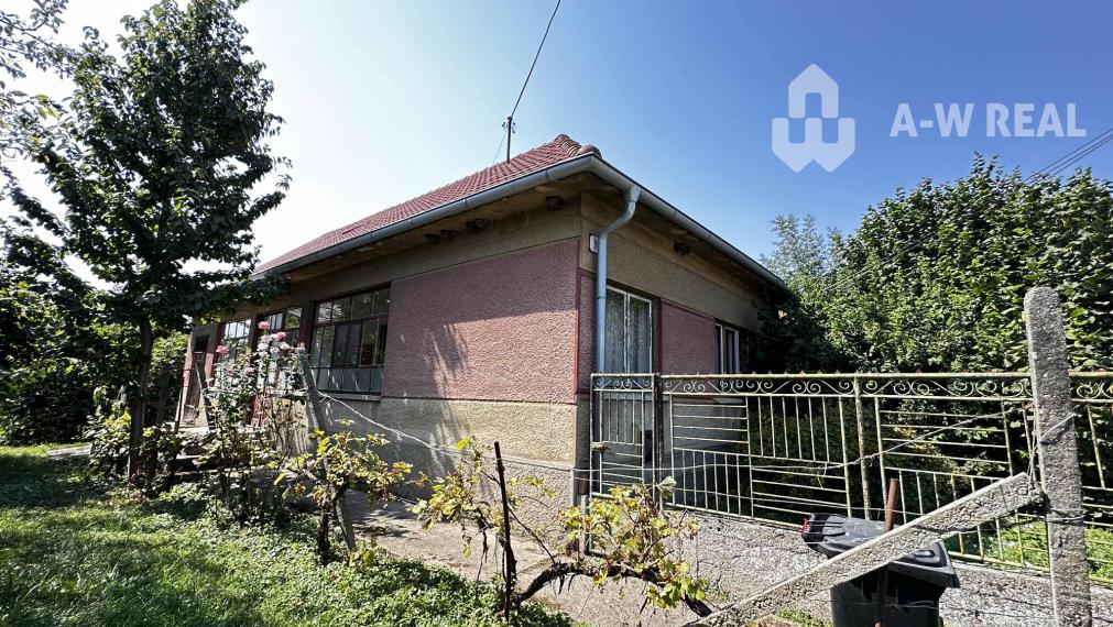 Na predaj starší rodinný dom vhodný na kompletnú prestavbu  v obci Dunajský Klátov s novými vizualizáciami