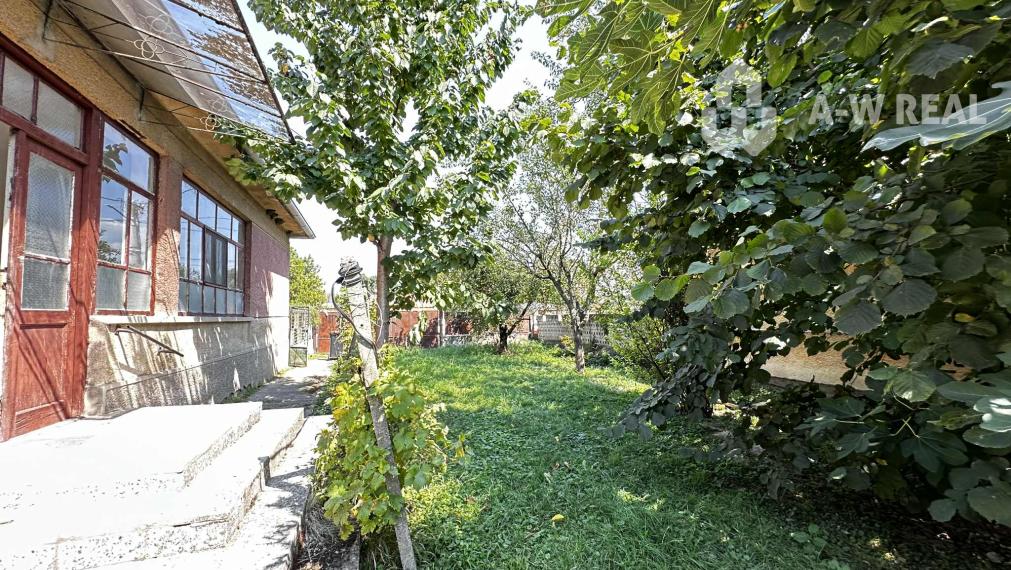 Na predaj starší rodinný dom vhodný na kompletnú prestavbu  v obci Dunajský Klátov s novými vizualizáciami