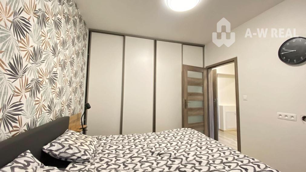 Bývanie ako v rodinnom dome s komfortom bytu  s 94 m2 súkromnou predzáhradkou, s terasou aj s parkovacím miestom v Dunajskej Strede