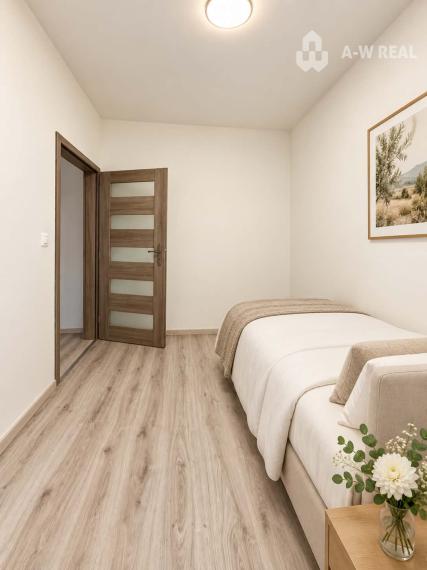 Bývanie ako v rodinnom dome s komfortom bytu  s 94 m2 súkromnou predzáhradkou, s terasou aj s parkovacím miestom v Dunajskej Strede