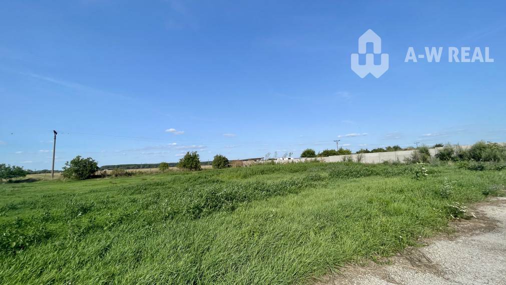 ATRAKTÍVNY POZEMOK PRE PODNIKANIE – 8 934 m²