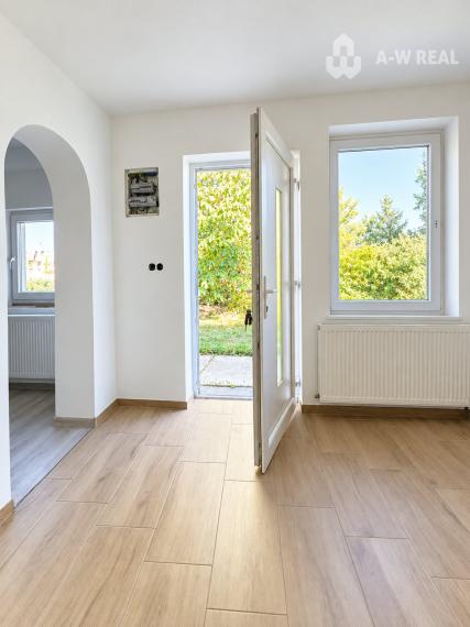 Na predaj starší, čiastočne zrekonštruovaný 3 izbový rodinný dom v obci Okoč