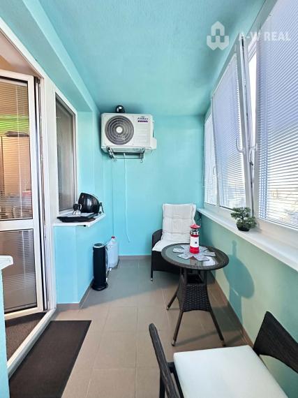 NA PRENÁJOM  kompletne zariadený 3-izbový byt s vlastným el.  podlahovým kúrením, klimatizáciou a s lodžiou  – Záhradnícka ul., Dunajská Streda