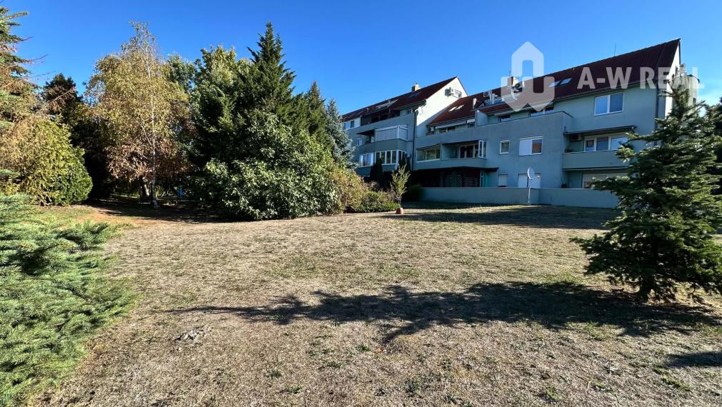 NA PRENÁJOM  kompletne zariadený 3-izbový byt s vlastným el.  podlahovým kúrením, klimatizáciou a s lodžiou  – Záhradnícka ul., Dunajská Streda