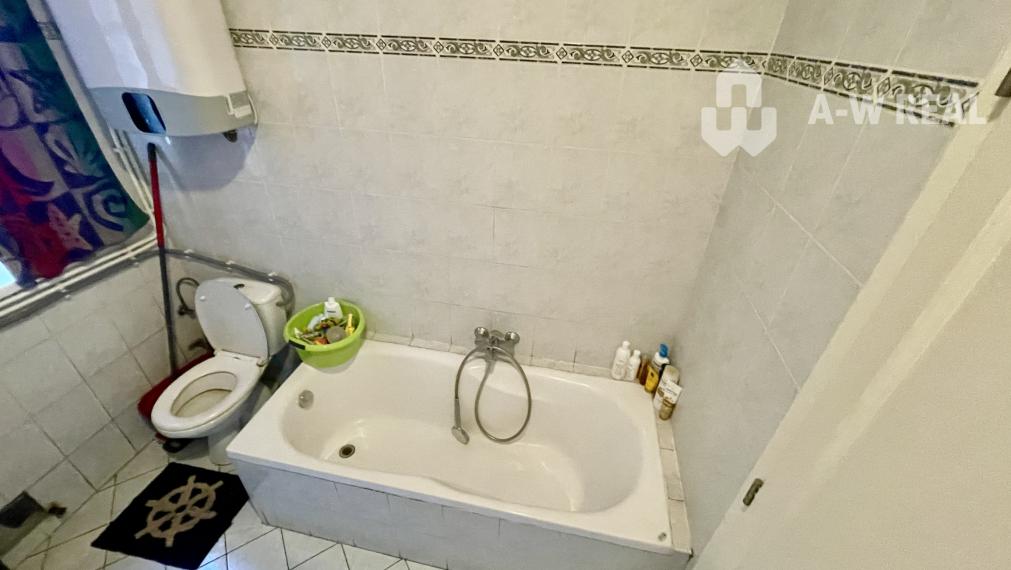 A-W REAL | 3-IZBOVÝ BYT V CENTRE KOMÁRNA SO ZÁHRADKOU A GARÁŽOU