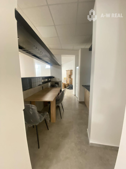Na prenájom väčší obchodný priestor 230 m² v suteréne v širšom centre mesta Dunajskej Stredy