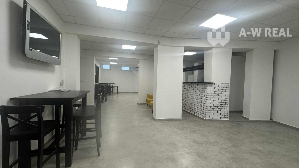 Na prenájom väčší obchodný priestor 230 m² v suteréne v širšom centre mesta Dunajskej Stredy