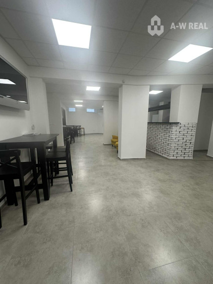 Na prenájom väčší obchodný priestor 230 m² v suteréne v širšom centre mesta Dunajskej Stredy