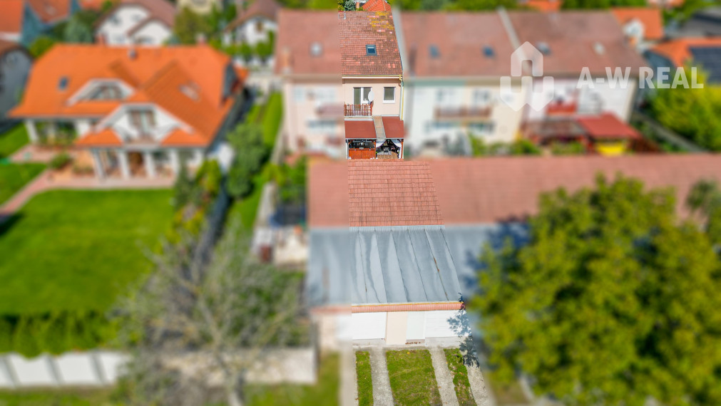 -Na predaj 5 izbový poschodový rodinný dom s 2 garážou v Dunajskej Strede - 228 000,-€
