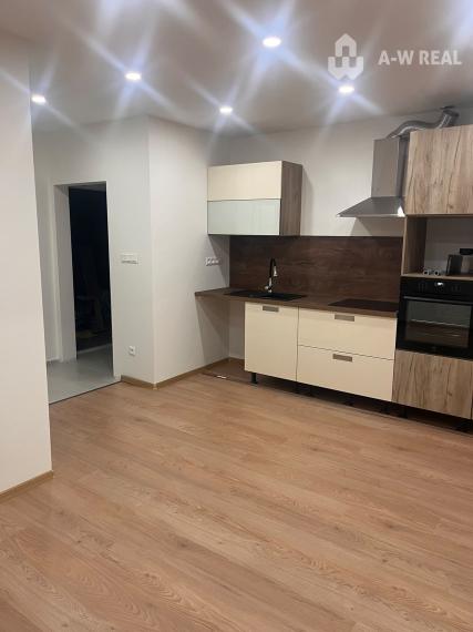 Byt na prenájom v centre obce.