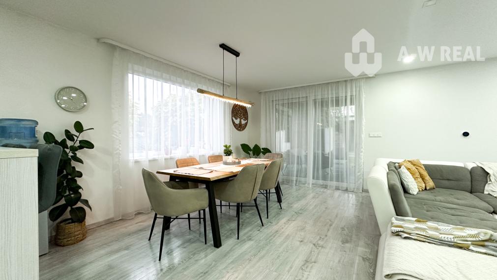 EXKLUZÍVNA PONUKA!!! Váš vysnívaný domov čaká! 5-izbový rodinný dom s bazénom, dvojgarážou a letnou kuchyňou na veľkolepom pozemku 1520 m2 v obci Veľké Blahovo