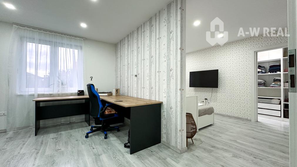 EXKLUZÍVNA PONUKA!!! Váš vysnívaný domov čaká! 5-izbový rodinný dom s bazénom, dvojgarážou a letnou kuchyňou na veľkolepom pozemku 1520 m2 v obci Veľké Blahovo