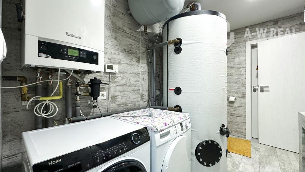 EXKLUZÍVNA PONUKA!!! Váš vysnívaný domov čaká! 5-izbový rodinný dom s bazénom, dvojgarážou a letnou kuchyňou na veľkolepom pozemku 1520 m2 v obci Veľké Blahovo