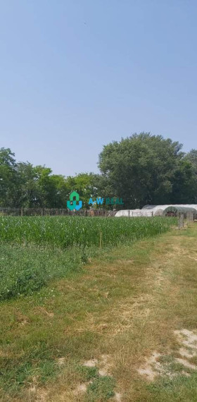 VÝHODNÁ CENA !!! Krásny veľký pozemok v tichej časti obce Ňárad