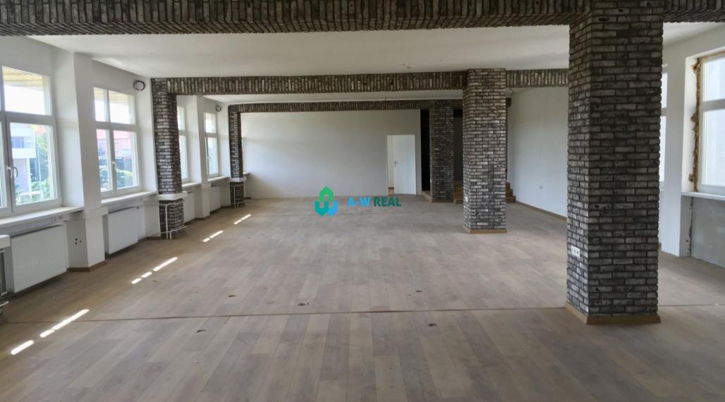 Kancelárský priestor v centre mesta Dunajskej Stredy, bezproblémové parkovanie