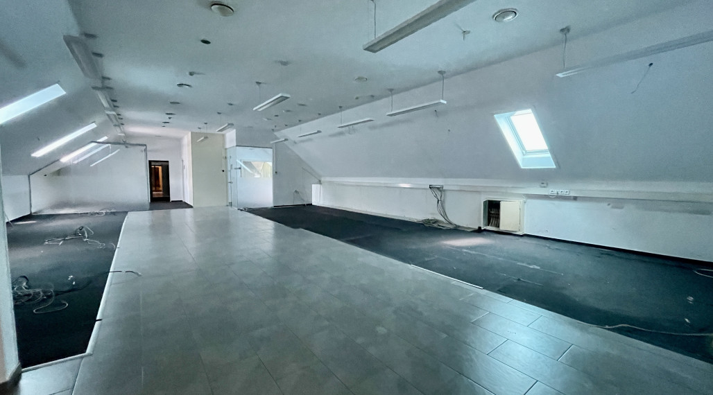 Ponúkame Vám NA PRENÁJOM reprezentatívne kancelárske priestory v centre Dunajskej Stredy