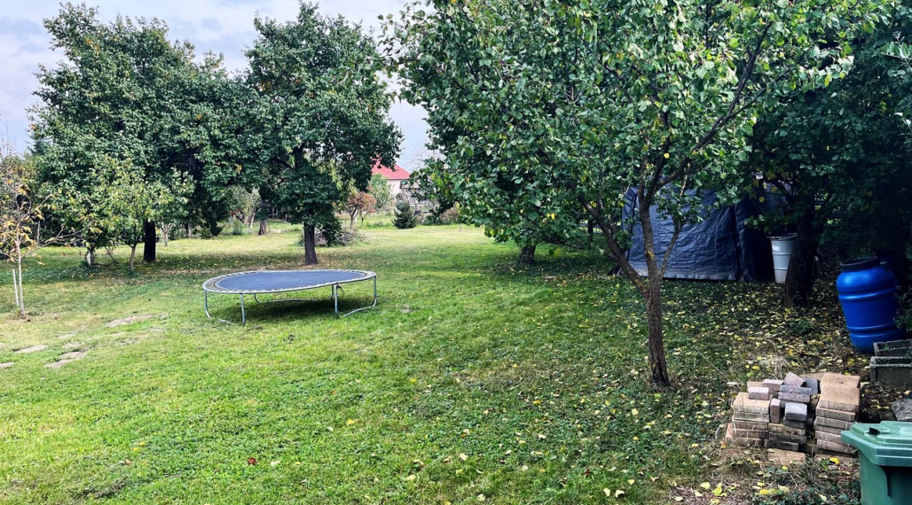 Nádherný Pozemok v obci Jahodná.