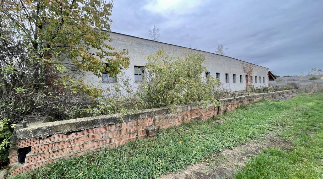 Čenkovce - skladové - prevádzkové priestory na predaj za cenu pozemku