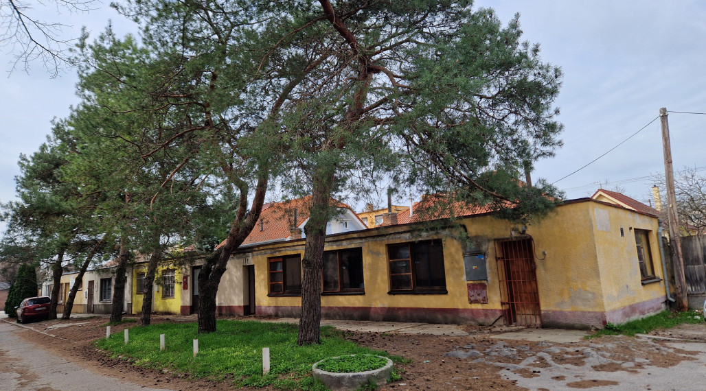 ZNÍŽENÁ CENA! Viacúčelová budova na predaj v Dunajskej Strede