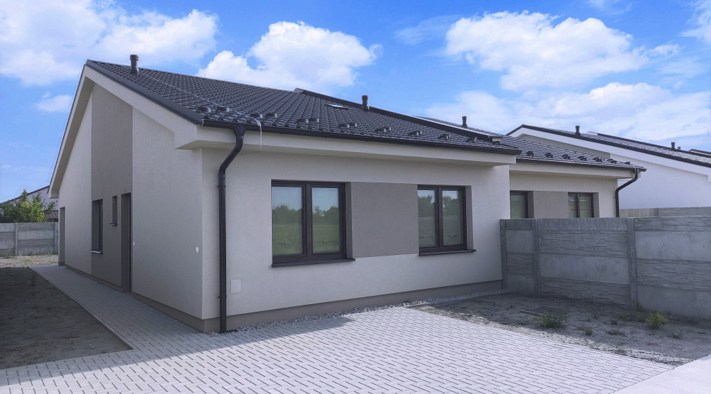 Treba len prísť a bývať - 4izbový rodinný dom (dvojdom) v obci Horná Potôň!