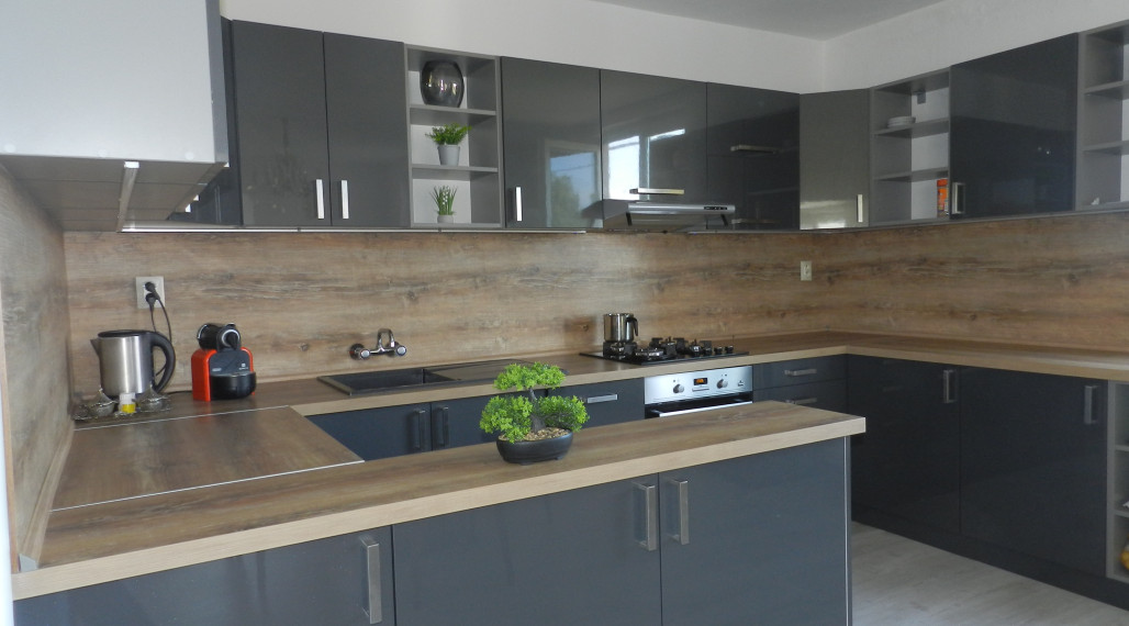 Znížená cena!Na predaj priestranný trojgeneračný dom vo Veľkom Blahove