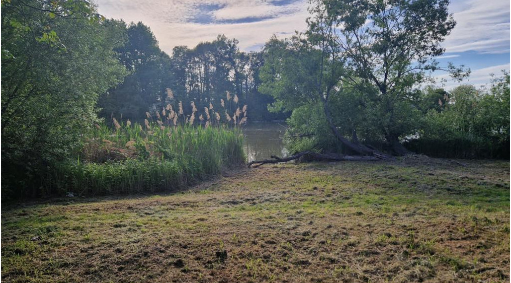 Pozemok - záhrada priamo pri malom Dunaji