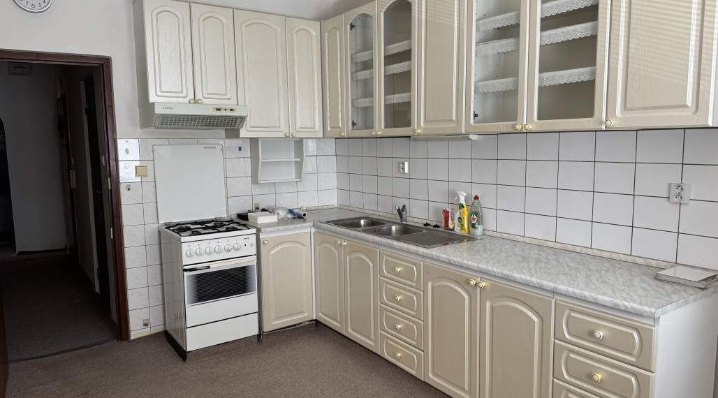 A-W REAL ponúka veľký 4-izbový slnečný byt