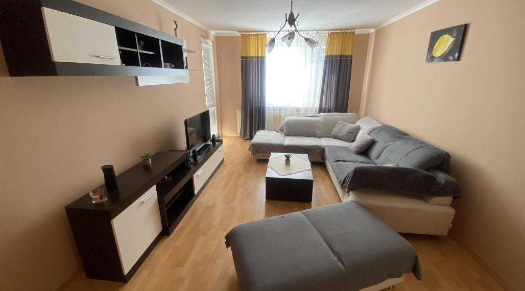 0918197701-Na prenájom kompletne zariadený 3 izbový byt na sídlisku Mateja Corvína vo Veľkom Mederi od 1 - ého decembra