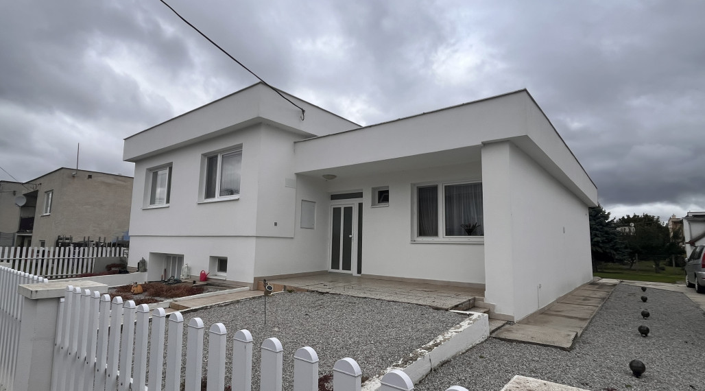 Ůžasný rodinný dom v obci Trstice.