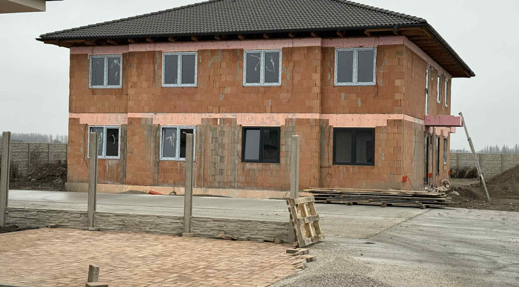 Nová štvorbytovka v tichom prostredí iba 10km od Dunajskej Stredy v obci Padáň
