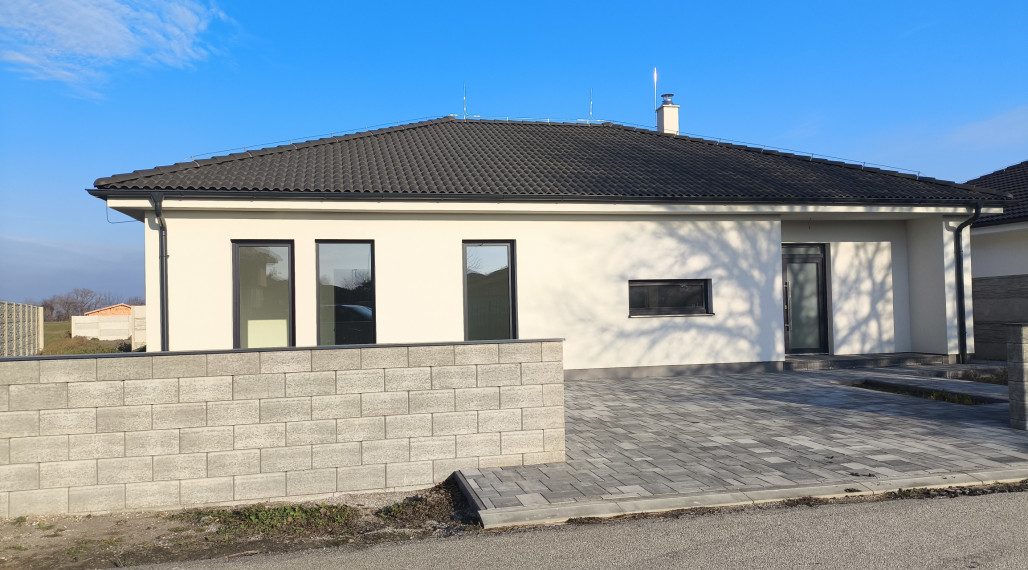 4 izbový rodinný  dom v obci Michal na Ostrove!