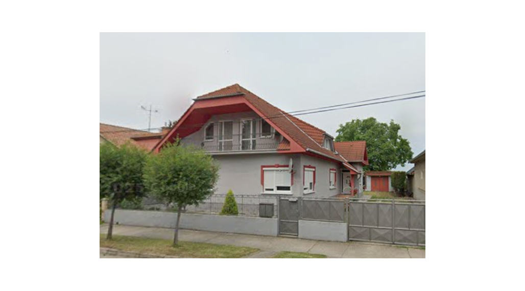 0918/197 701 Na predaj 2 generačný , 6 izbový poschodový dom s 2 samostatnými kuchyňami s veľkým pozemkom v obci Dolný Štál