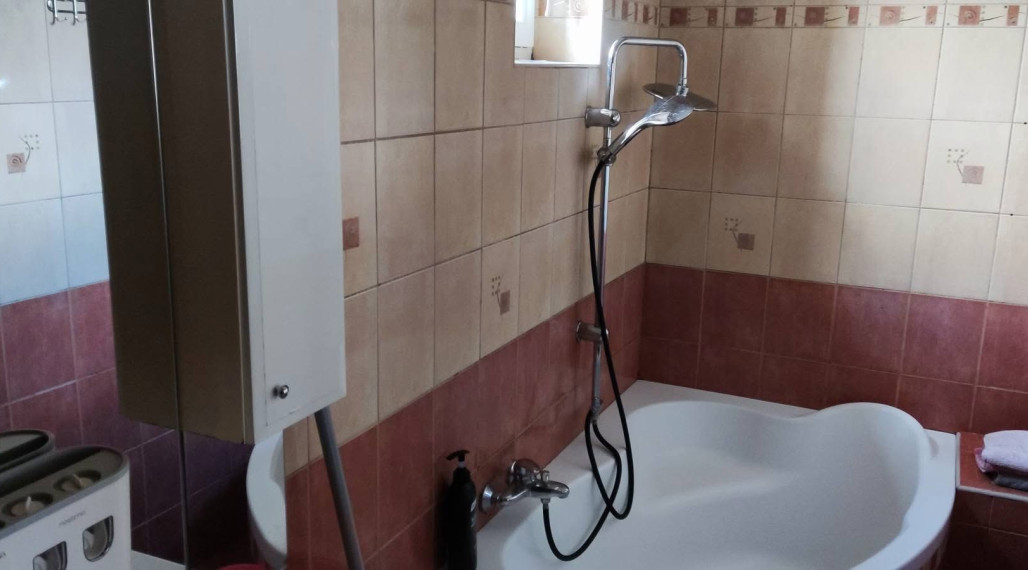 Kompletne zrekonštruovaný rodinný dom s wellness, bazénom a krásnou záhradou – Dolný Štál