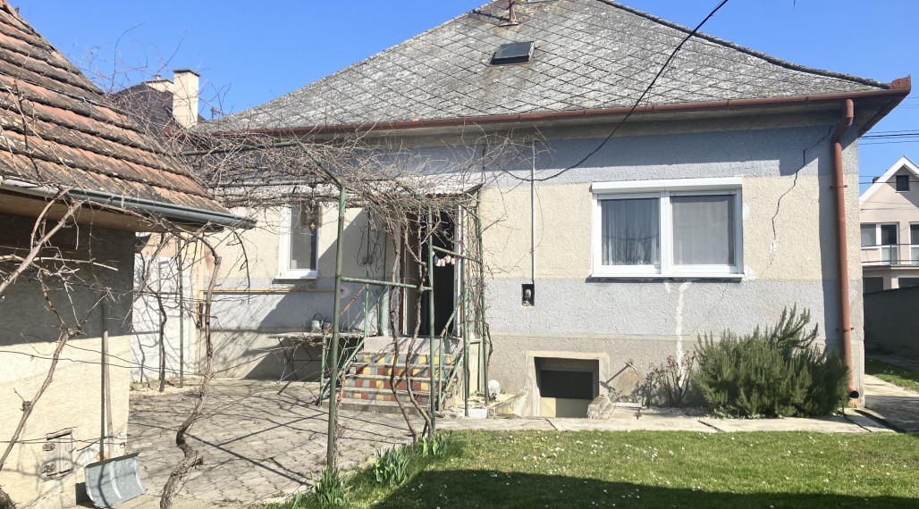 0911 234 656 Predaj rodinný dom v obci Jahodná