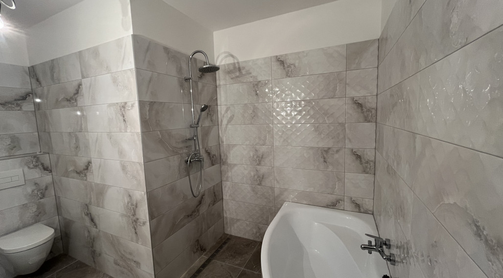 Predaj -  4-izbový rodinný dom – dvojdom v atraktívnej lokalite Florida Park, Dunajská Streda, vedľa termálneho kúpaliska