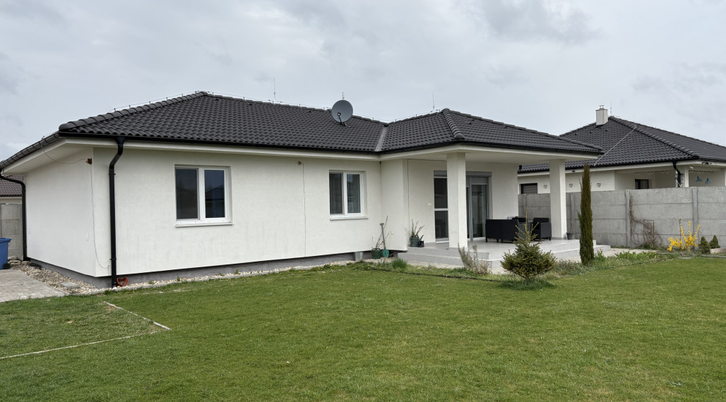 ☎️0917656551📞 Prenájom od 1.5. 2026:  Pekný, moderný 3-izbový rodinný dom v Dunajskej Strede