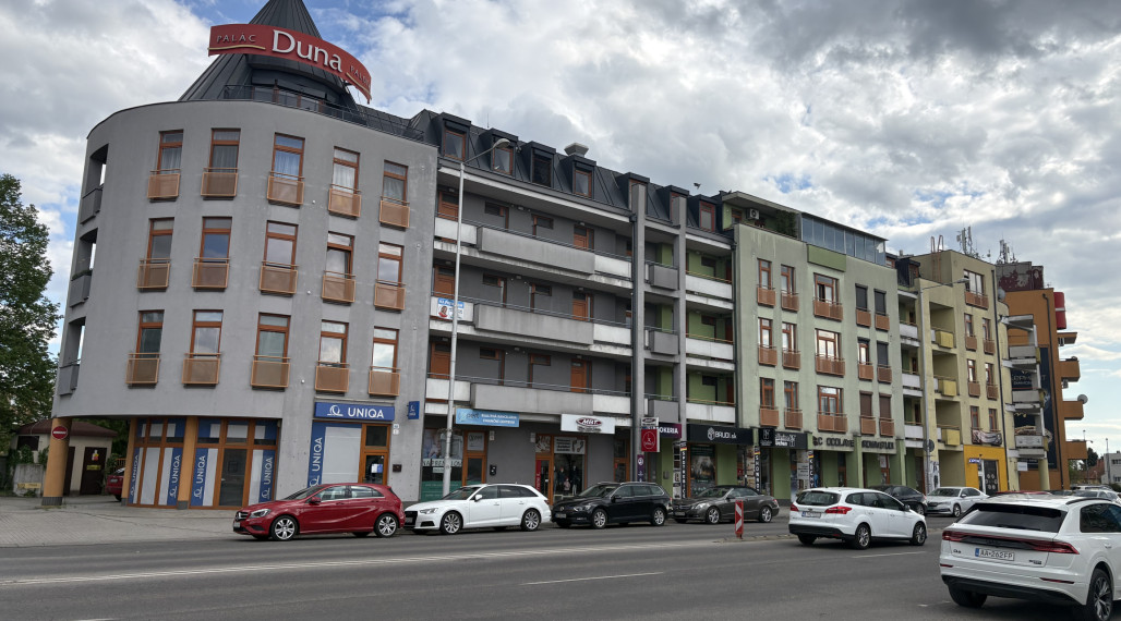 ☎️0917656551📞Výnimočný, veľkometrážny 3-Izbový byt na predaj v polyfunkčnom dome DUNA PALÁC v Dunajskej Strede na Galantskej ceste