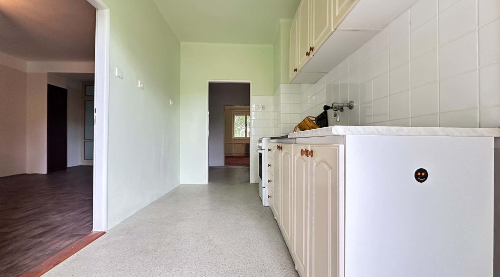 Prerobte si bývanie podľa vlastných predstáv! Veľký 3i byt (80 m²) s loggiou na sídlisku Západ