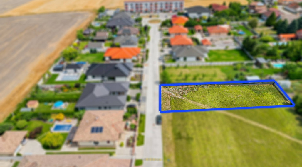 Stavebný pozemok v novej štvrti obce Ohrady – 969 m²
