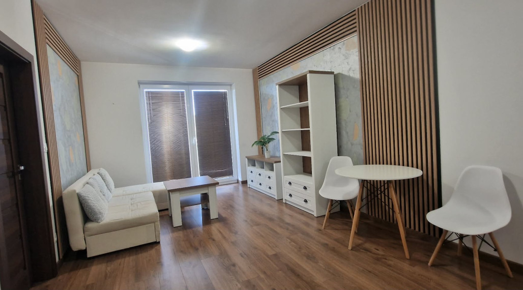 2-IZBOVÝ BYT S VEĽKÝM BALKÓNOM NA PREDAJ